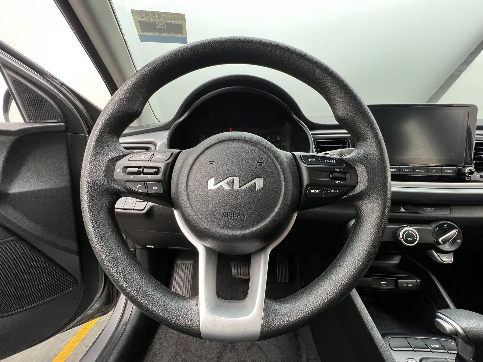 Thumbnail: 2023 Kia Rio - 5