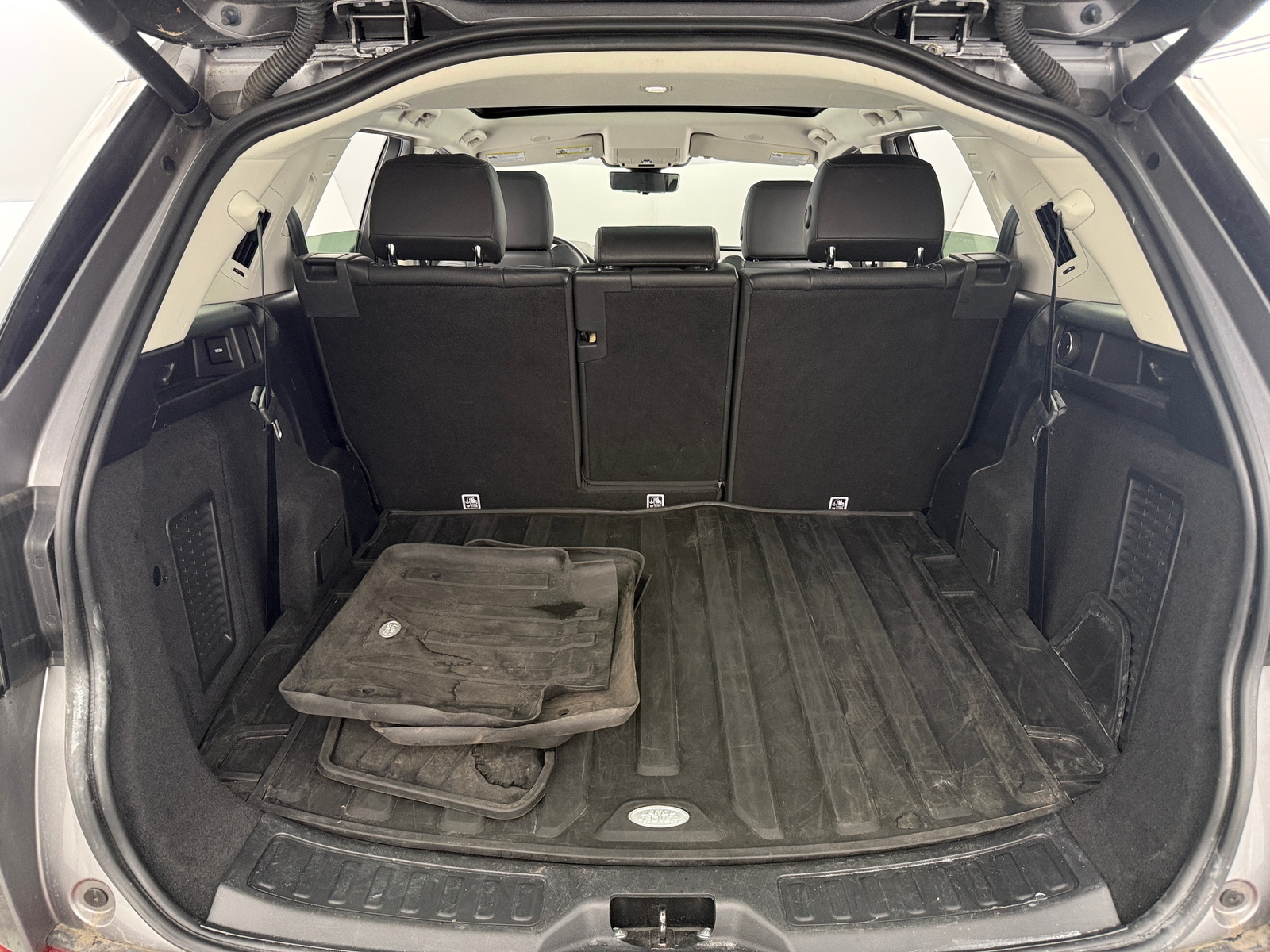 Thumbnail: 2021 Land Rover Discovery Sport - 6