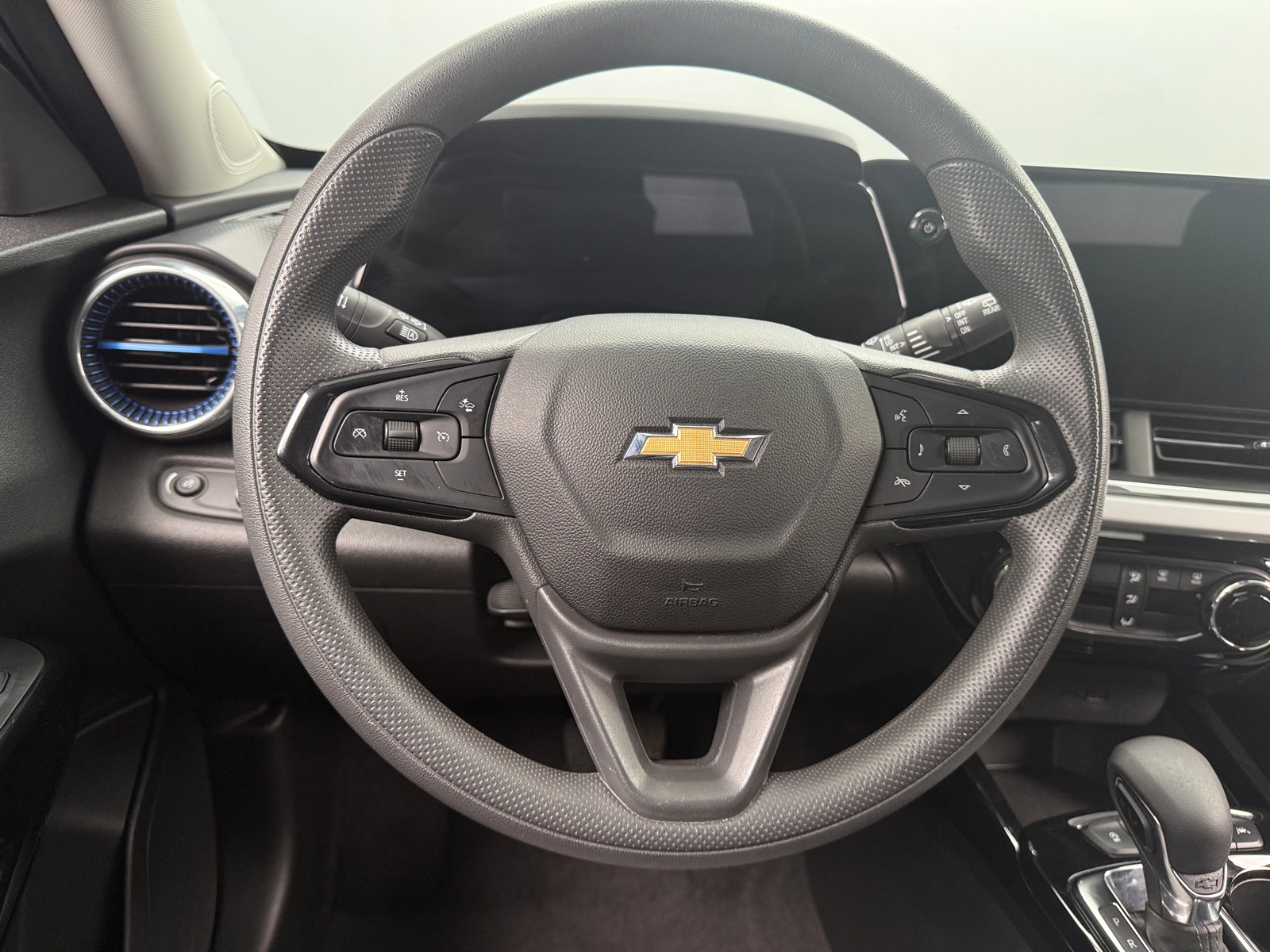 Thumbnail: 2025 Chevrolet Trax - 5