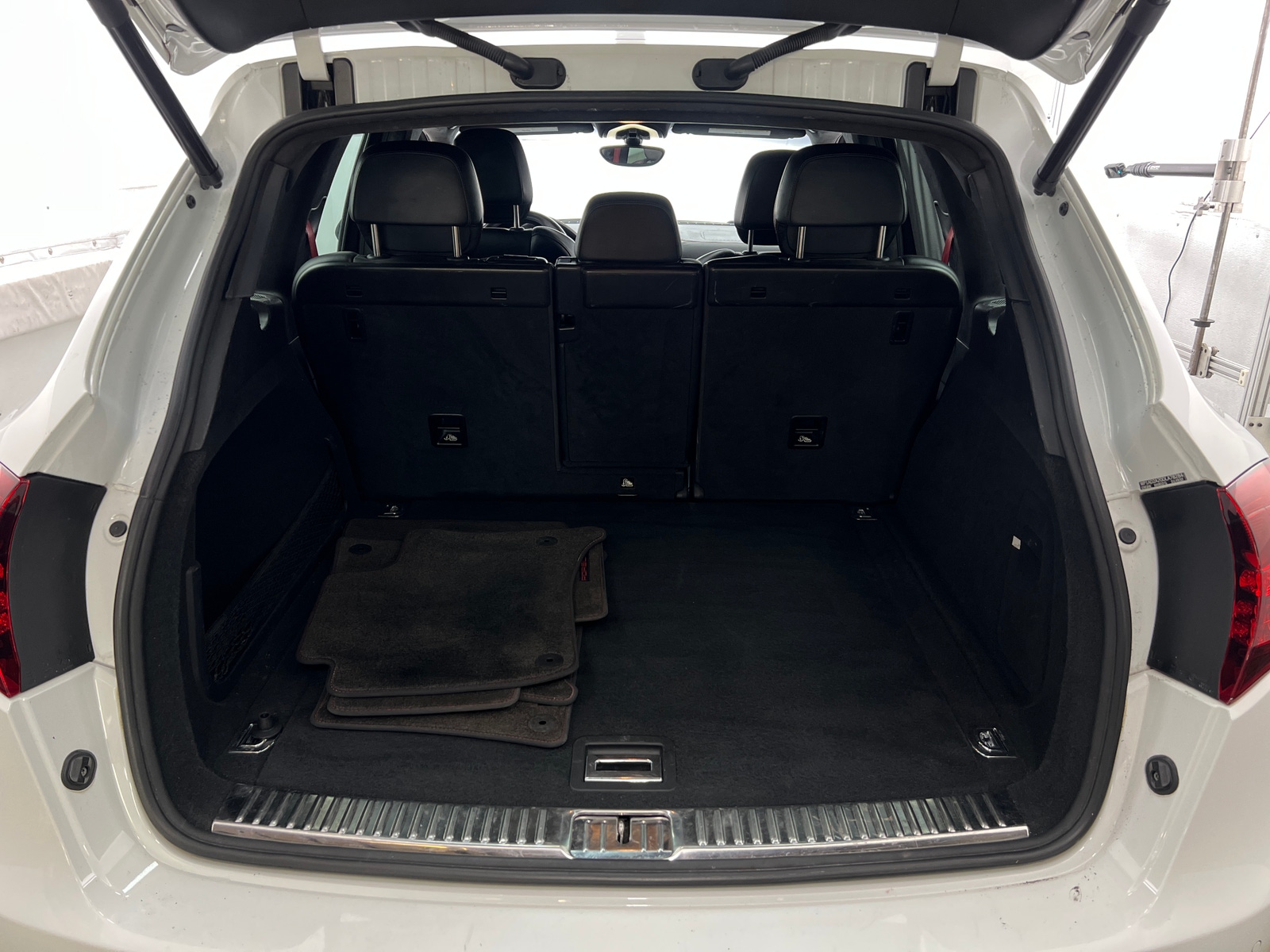 Thumbnail: 2013 Porsche Cayenne - 6