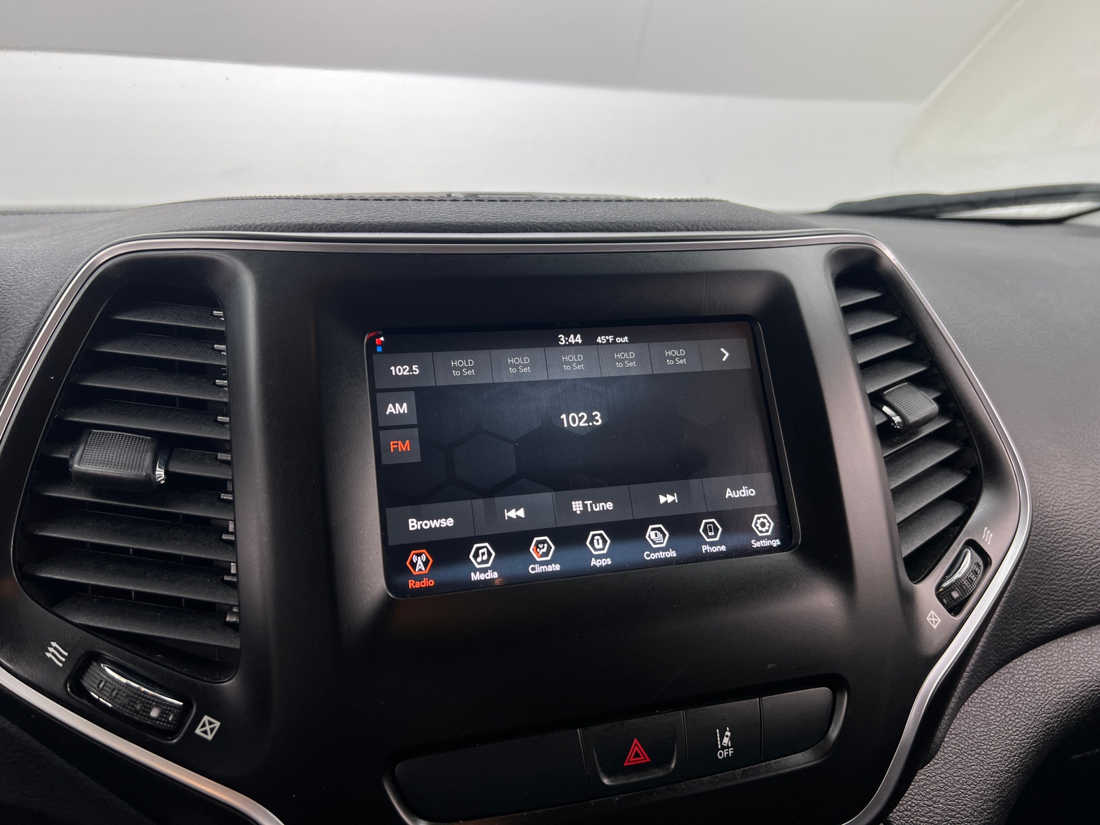 Thumbnail: 2021 Jeep Cherokee - 4