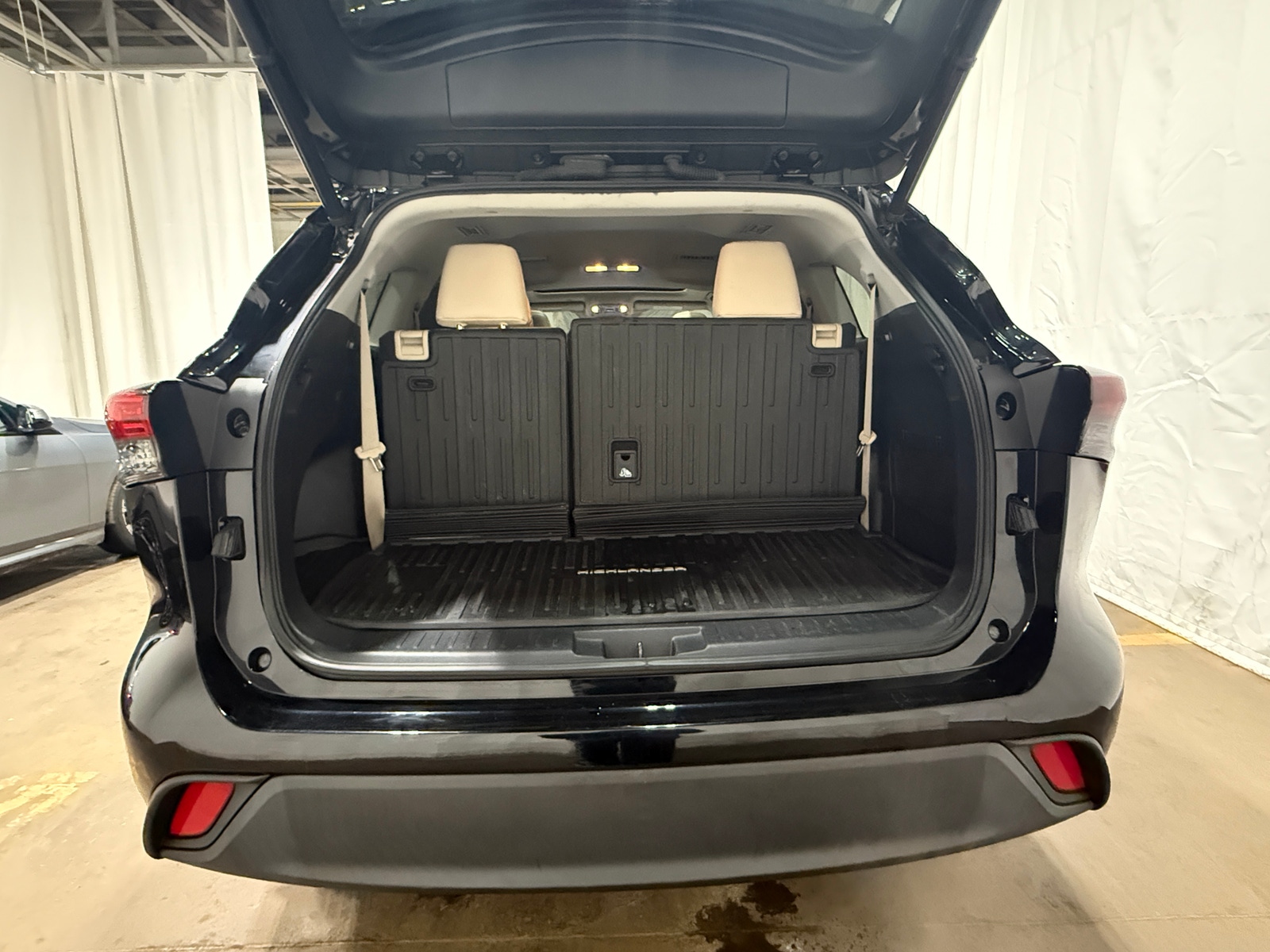 Thumbnail: 2020 Toyota Highlander - 6