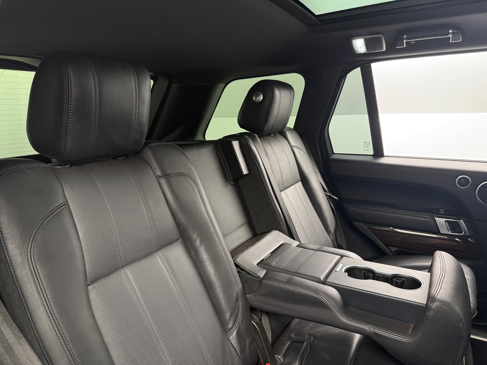 Thumbnail: 2017 Land Rover Range Rover - 5