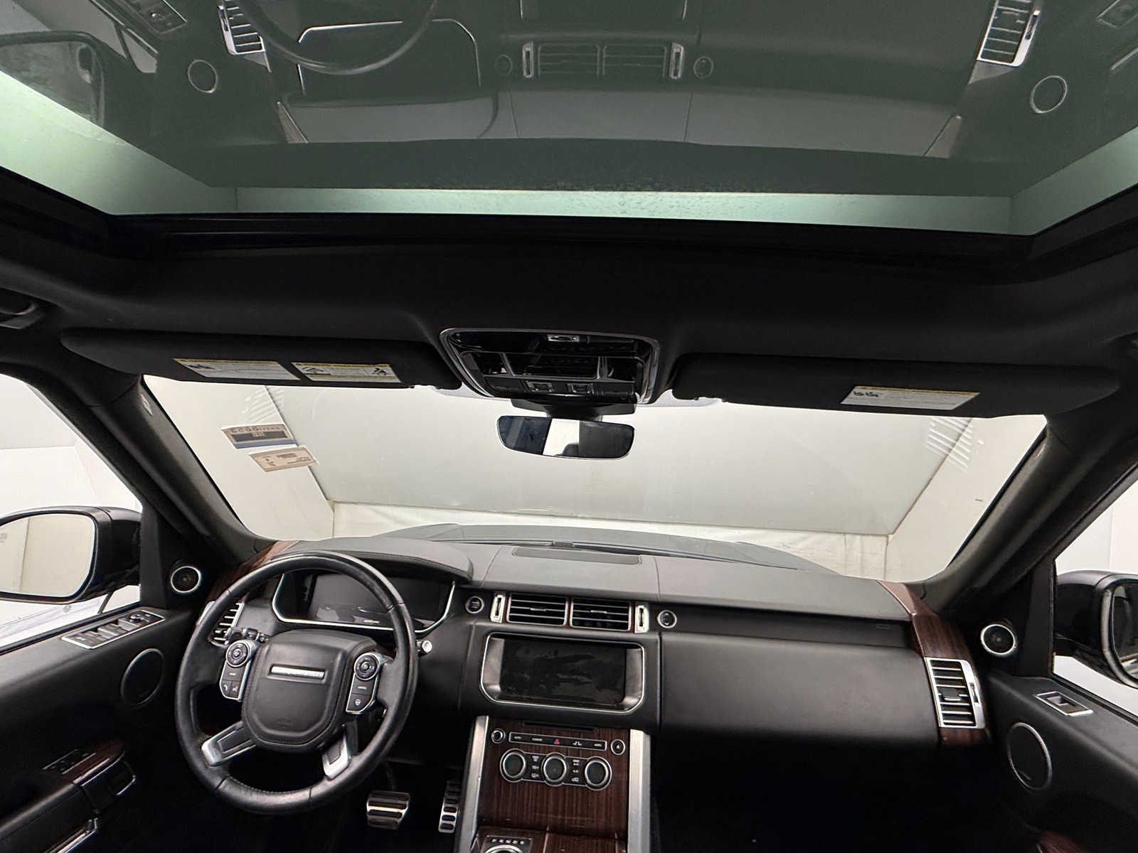 Thumbnail: 2017 Land Rover Range Rover - 2