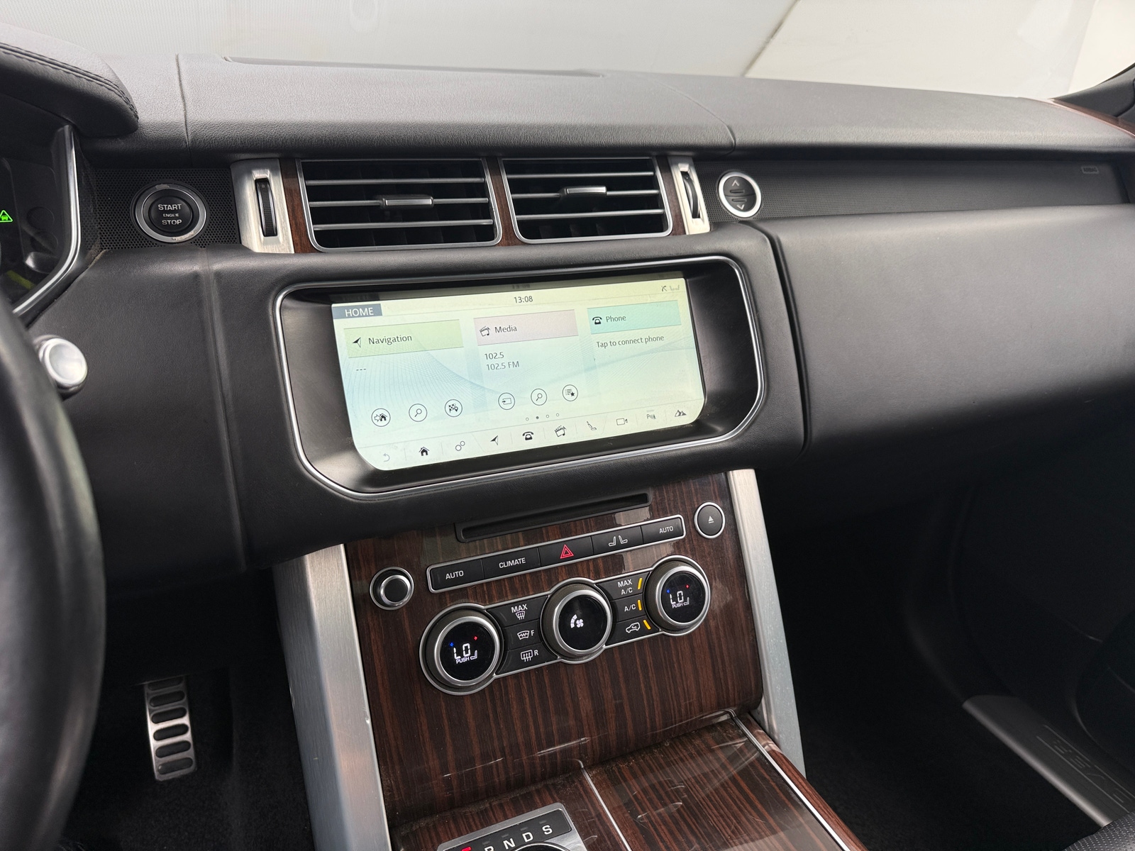 Thumbnail: 2017 Land Rover Range Rover - 3