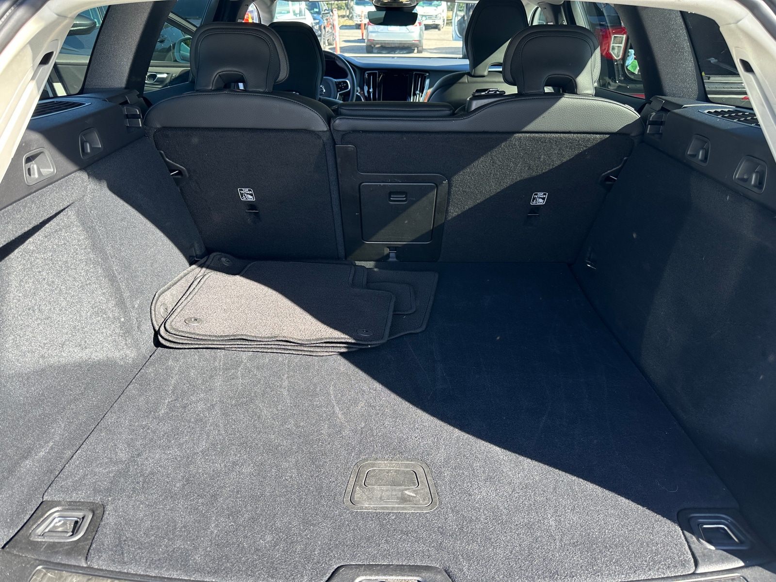 Thumbnail: 2025 Volvo V60 - 6