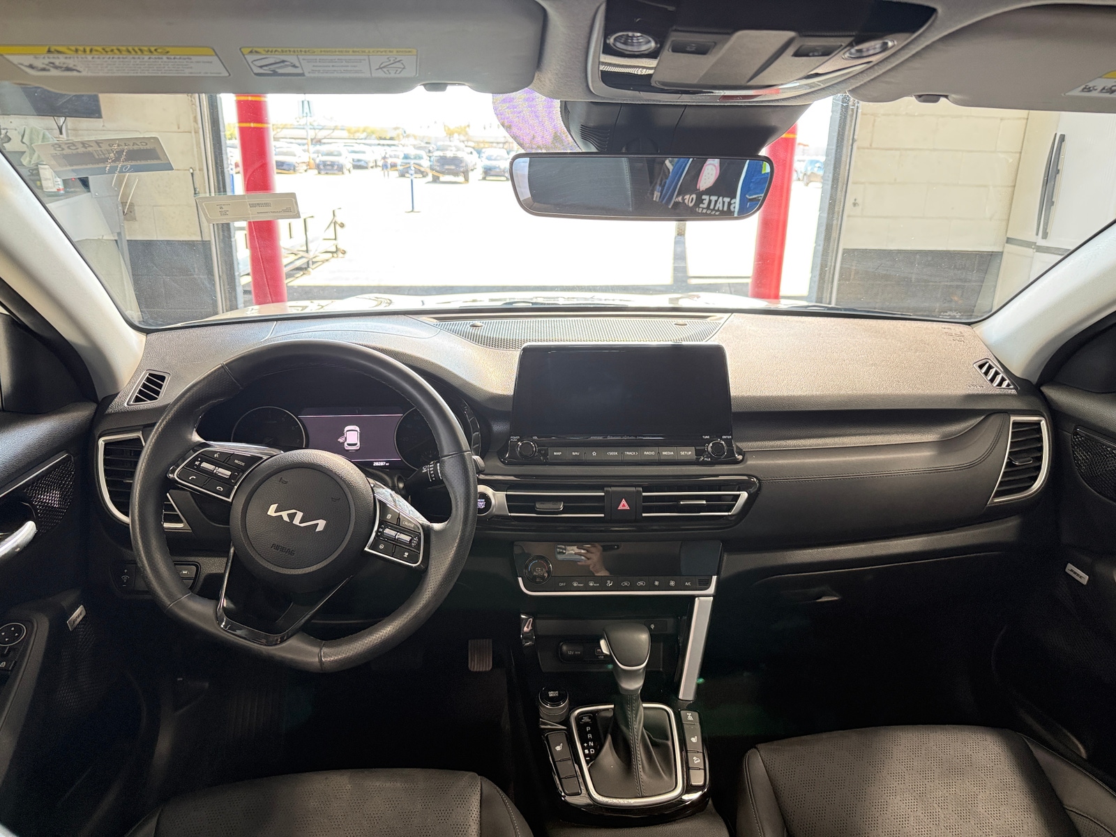 Thumbnail: 2023 Kia Seltos - 2