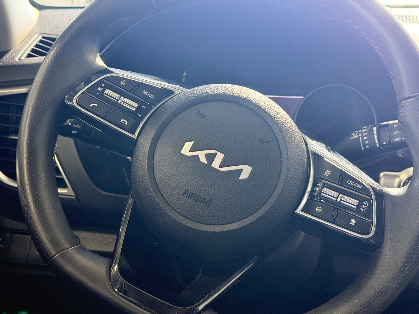 Thumbnail: 2023 Kia Seltos - 4