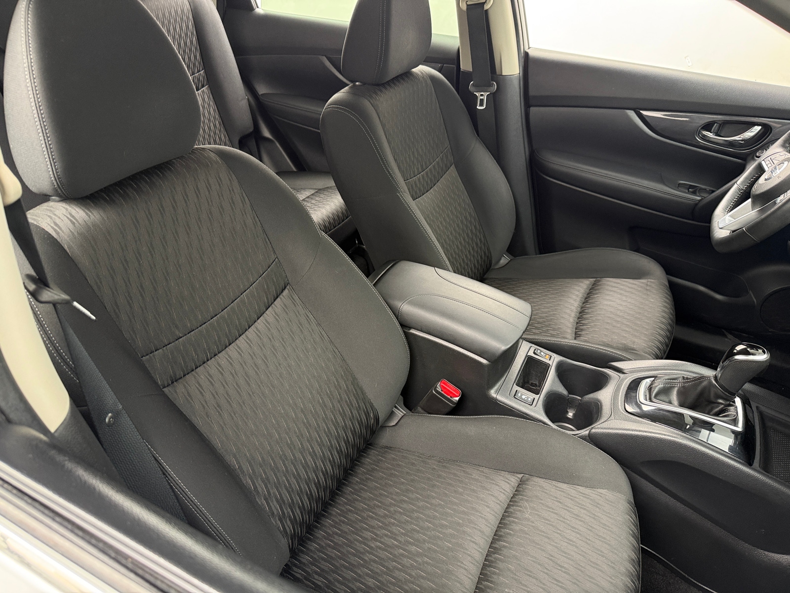 Thumbnail: 2018 Nissan Rogue - 2