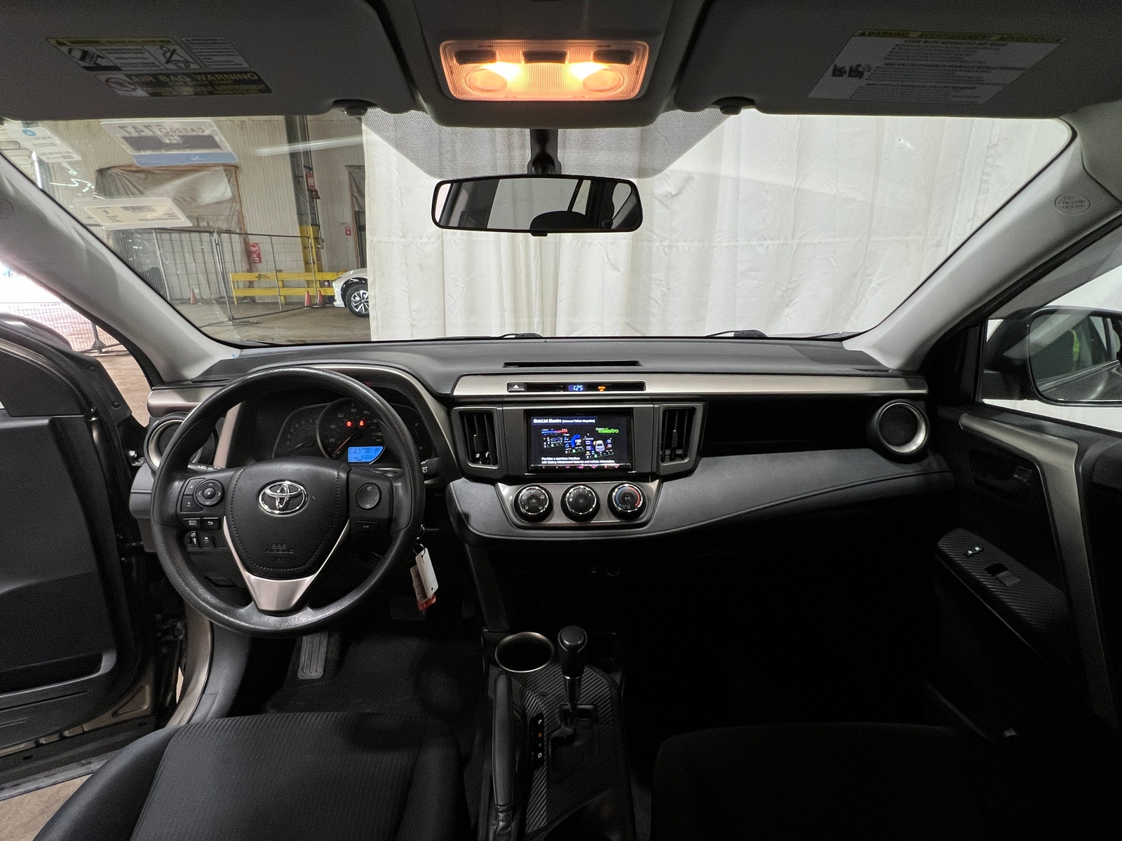 Thumbnail: 2015 Toyota RAV4 - 3