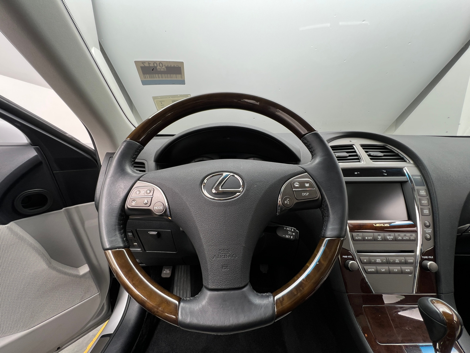 Thumbnail: 2010 Lexus ES - 4