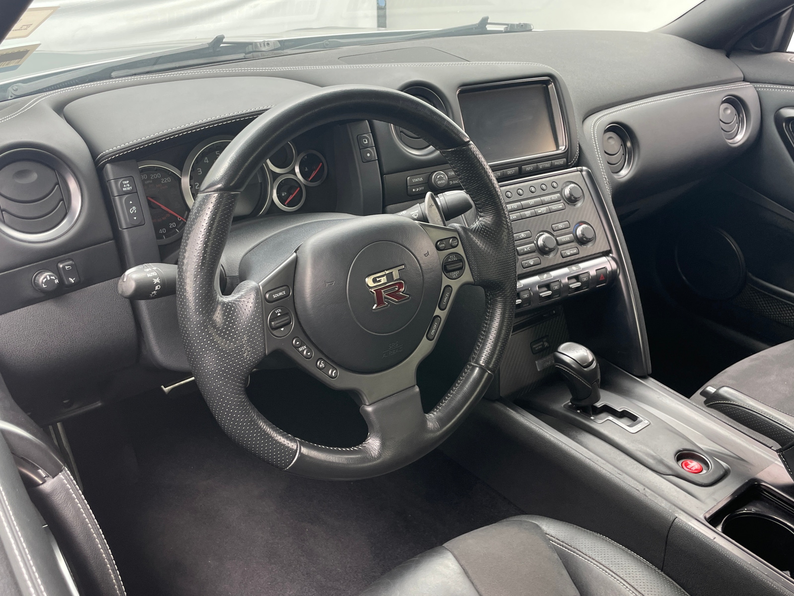 Thumbnail: 2014 Nissan GT-R - 4