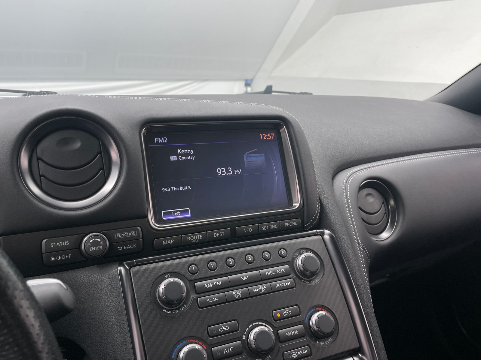 Thumbnail: 2014 Nissan GT-R - 3