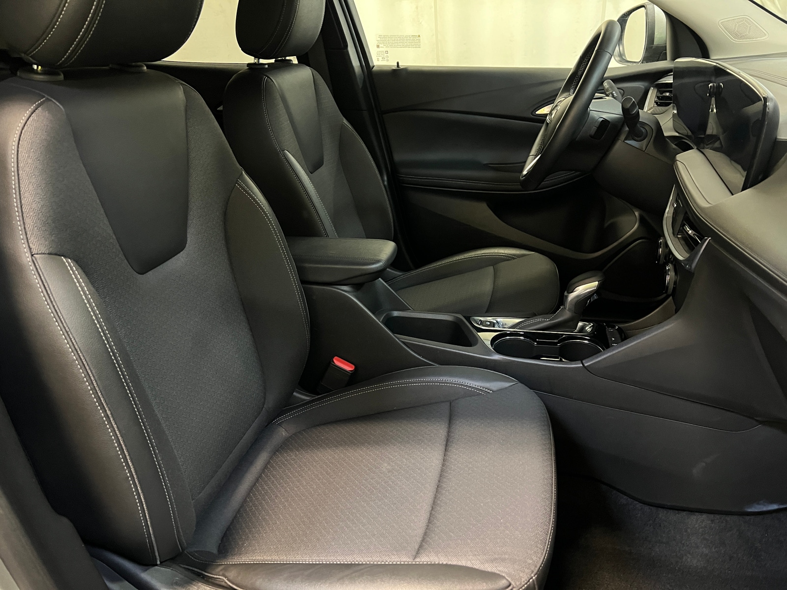 Thumbnail: 2025 Buick Encore GX - 2