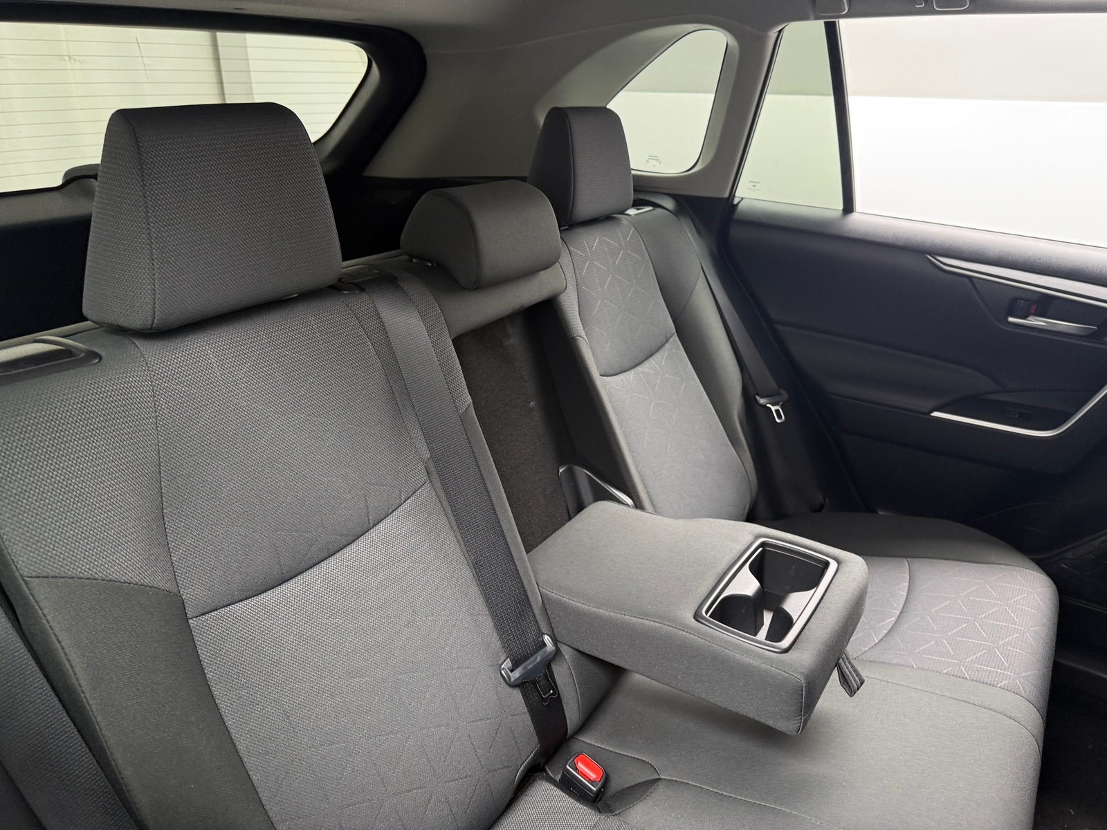 Thumbnail: 2025 Toyota RAV4 - 6