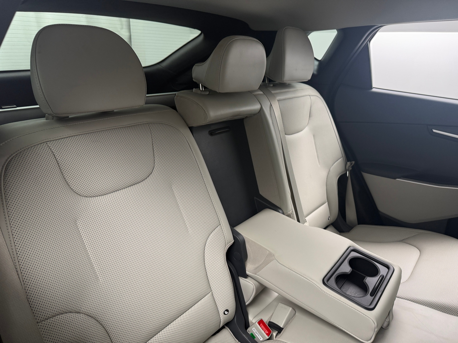 Thumbnail: 2022 Kia EV6 - 5