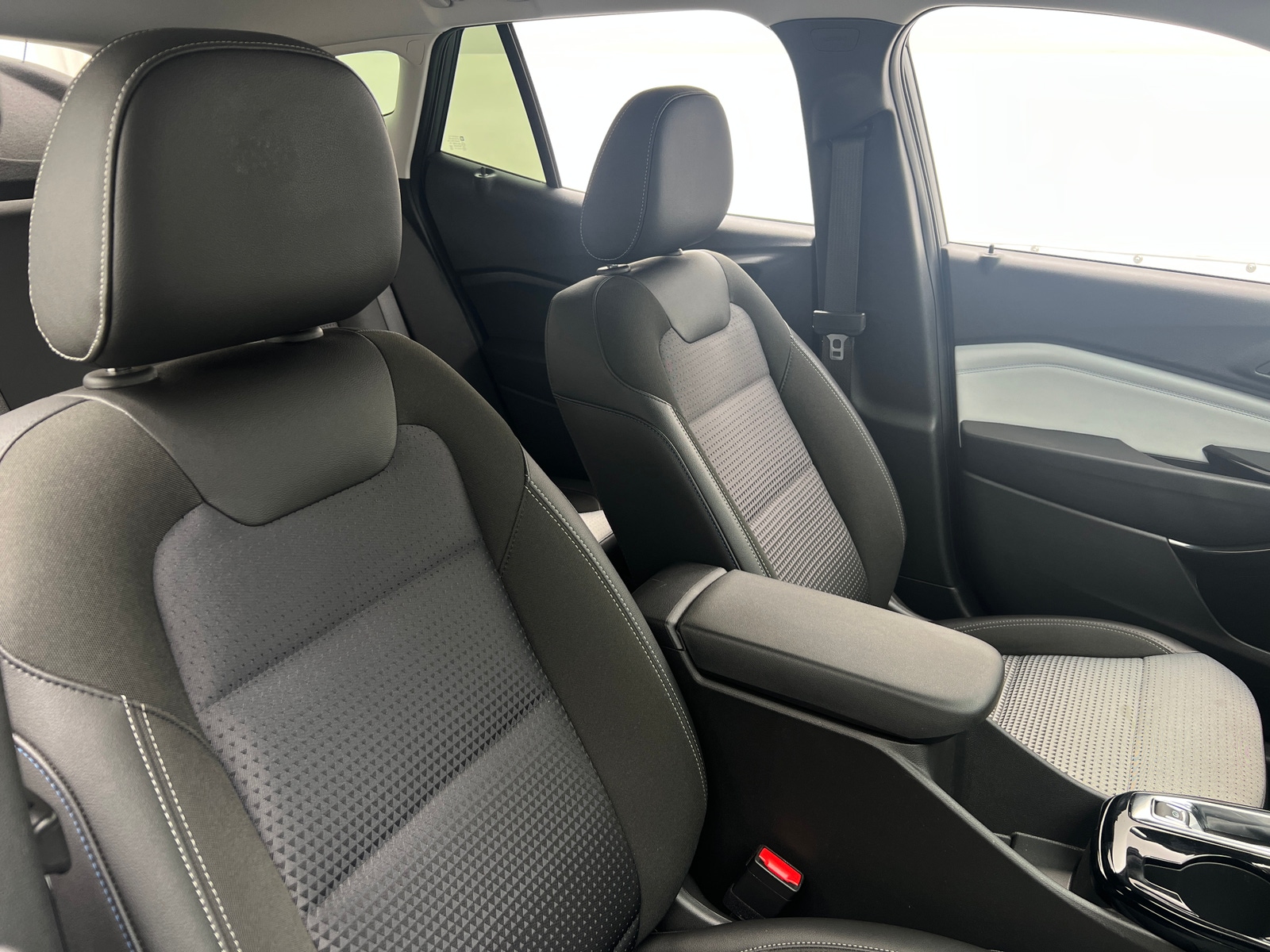 Thumbnail: 2025 Chevrolet Trax - 2