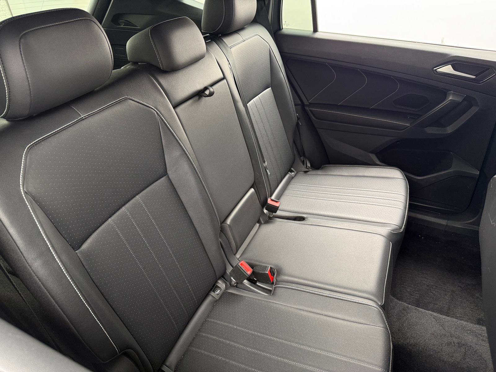 Thumbnail: 2022 Volkswagen Tiguan - 5