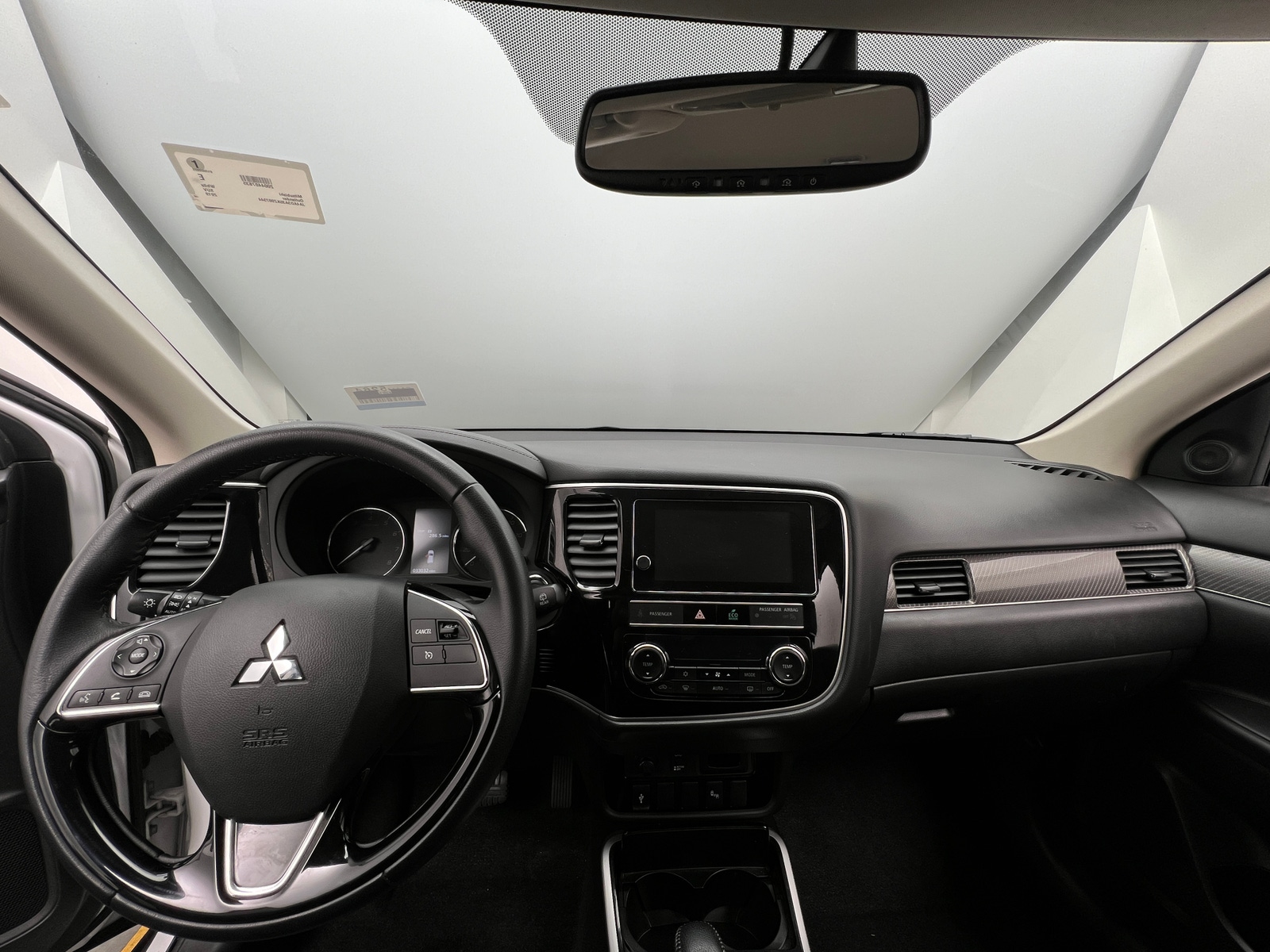 Thumbnail: 2019 Mitsubishi Outlander - 2