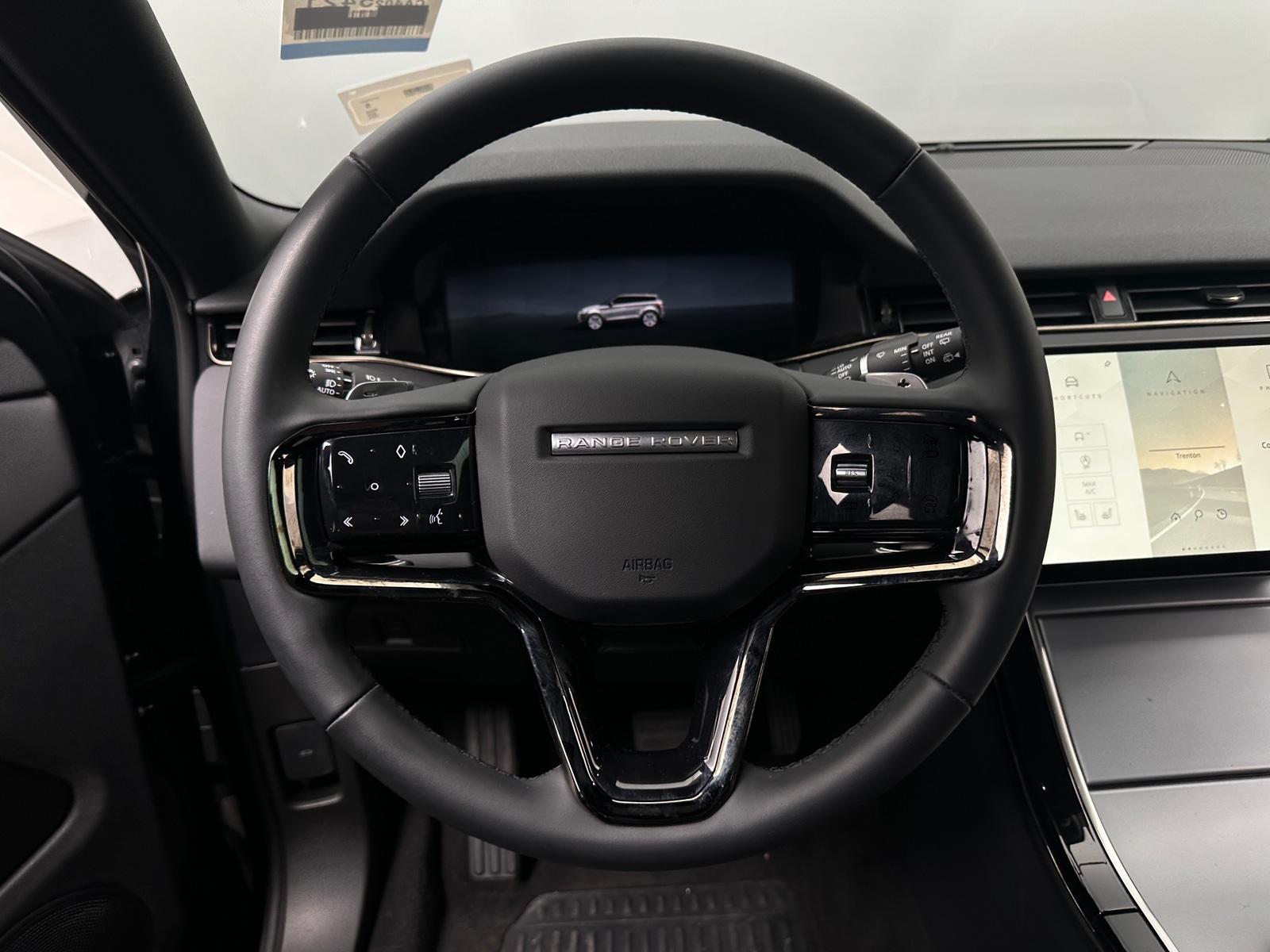 Thumbnail: 2024 Land Rover Range Rover Evoque - 4