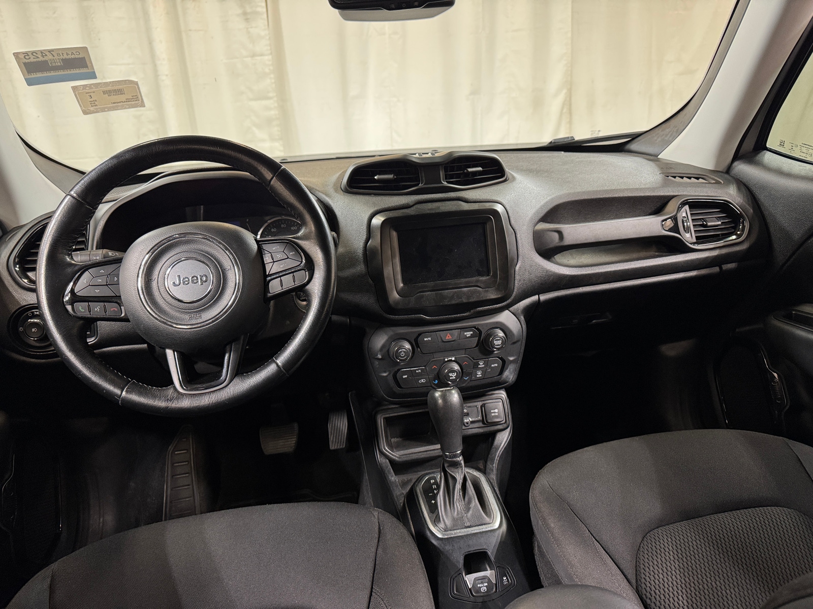 Thumbnail: 2018 Jeep Renegade - 3