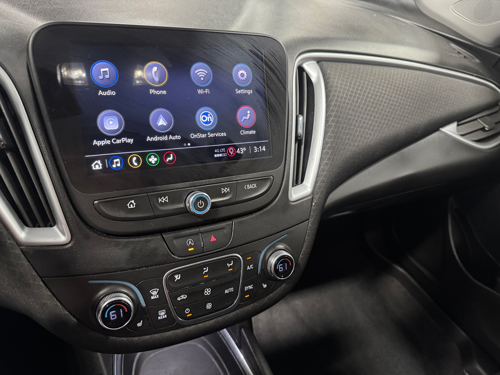 Thumbnail: 2023 Chevrolet Malibu - 4