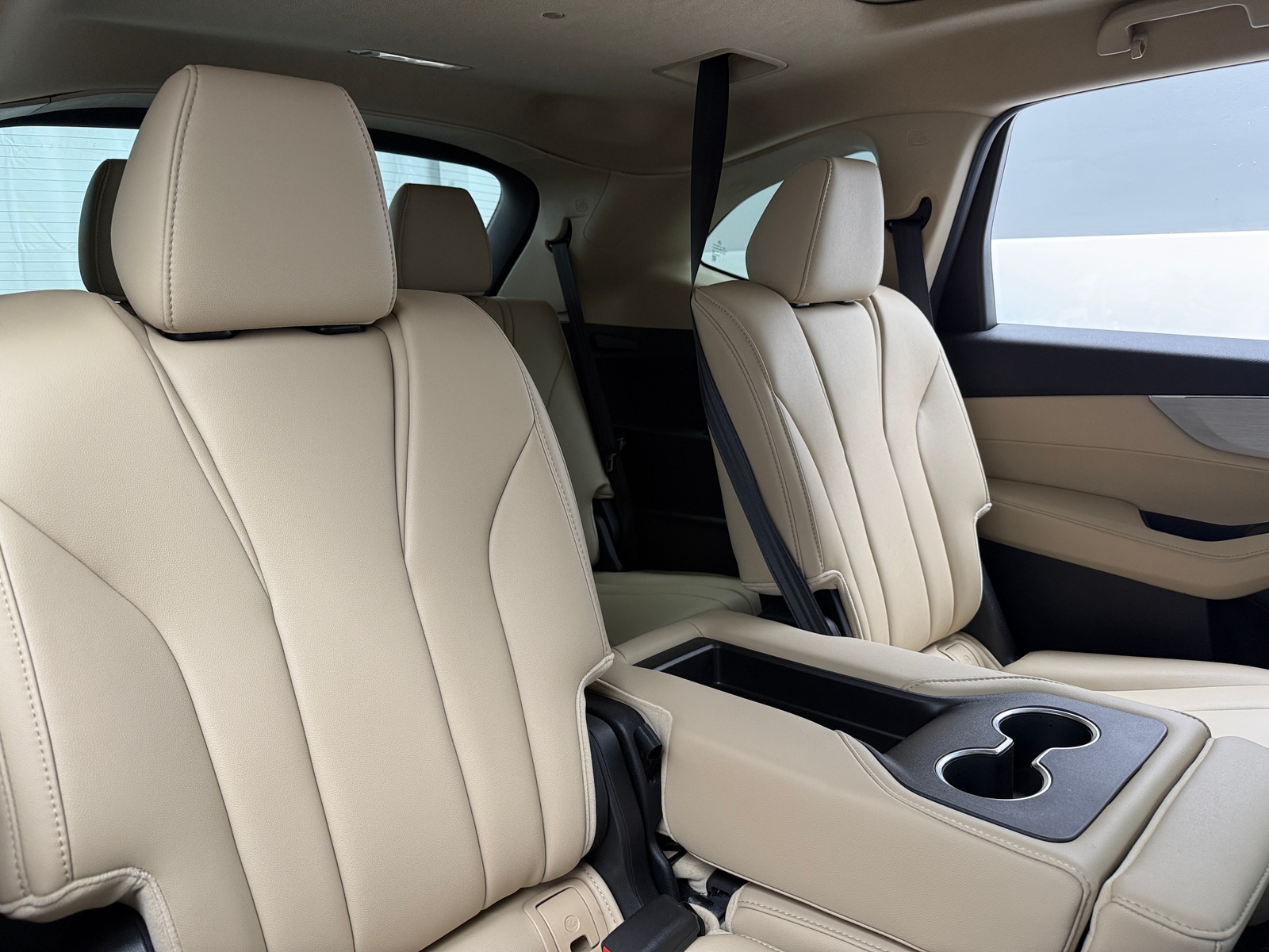 Thumbnail: 2023 Acura MDX - 5