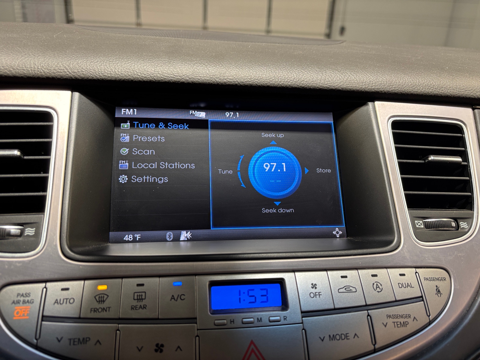 Thumbnail: 2012 Hyundai Genesis - 3