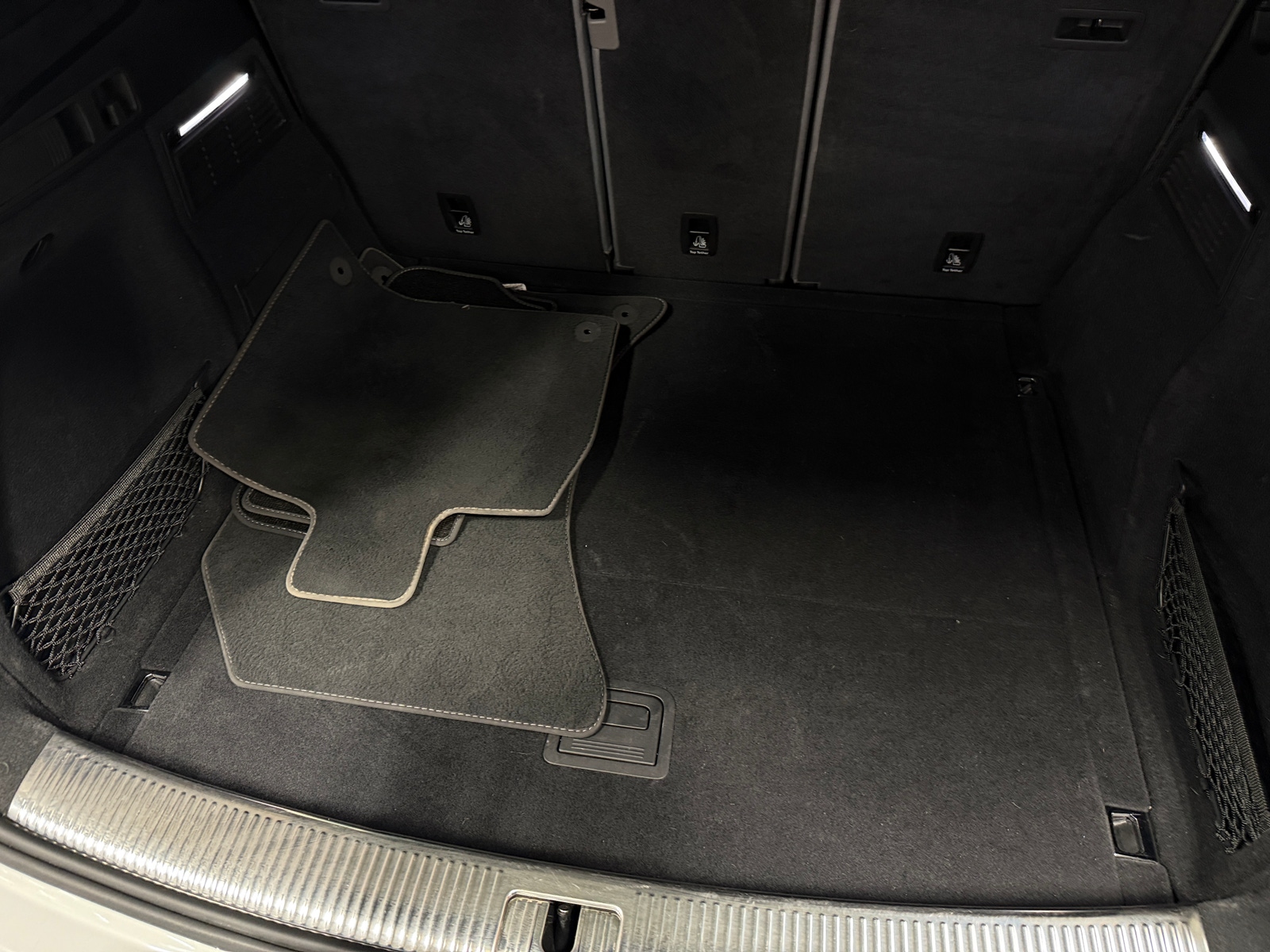 Thumbnail: 2022 Audi SQ5 - 6