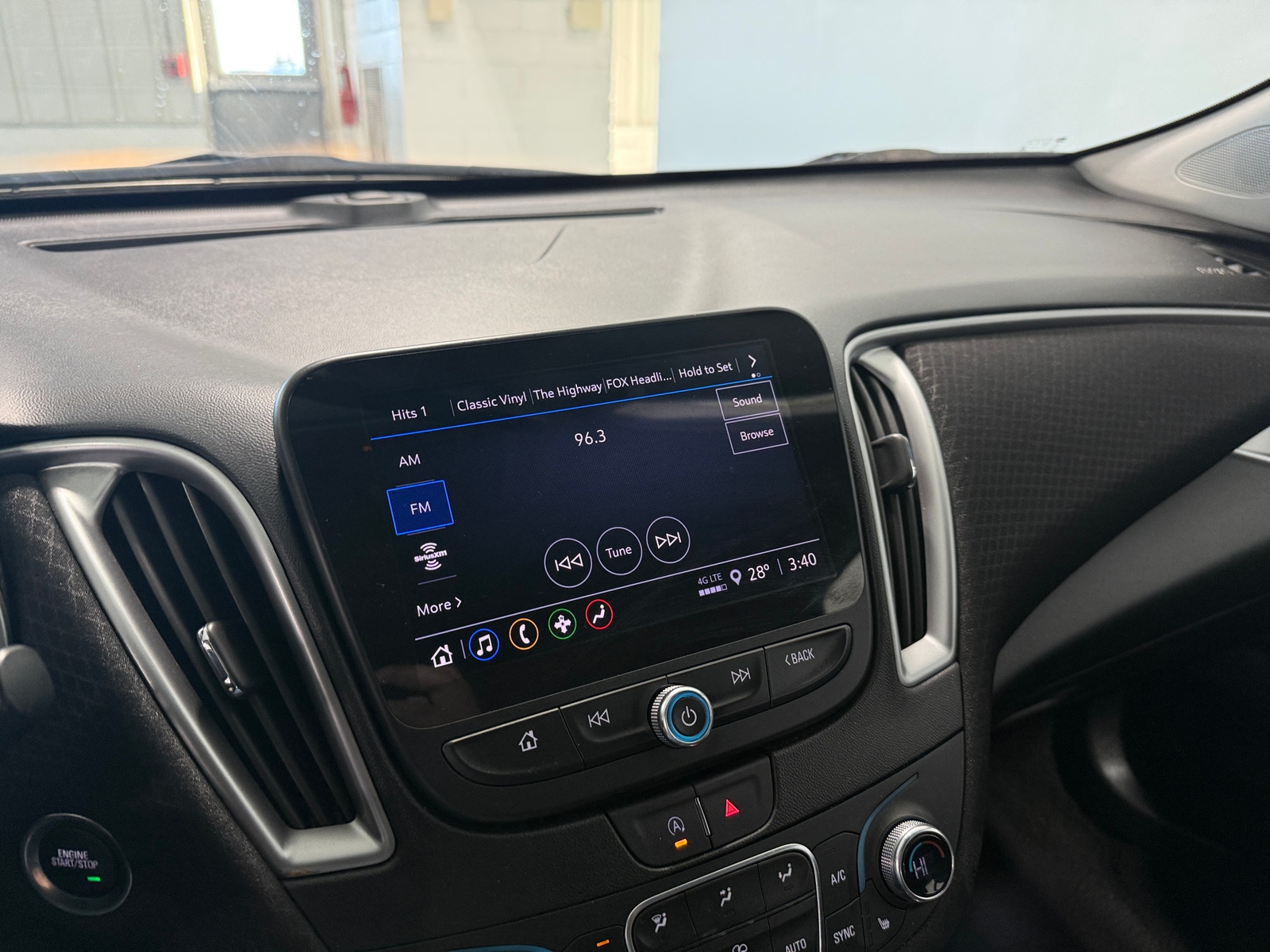 Thumbnail: 2024 Chevrolet Malibu - 4