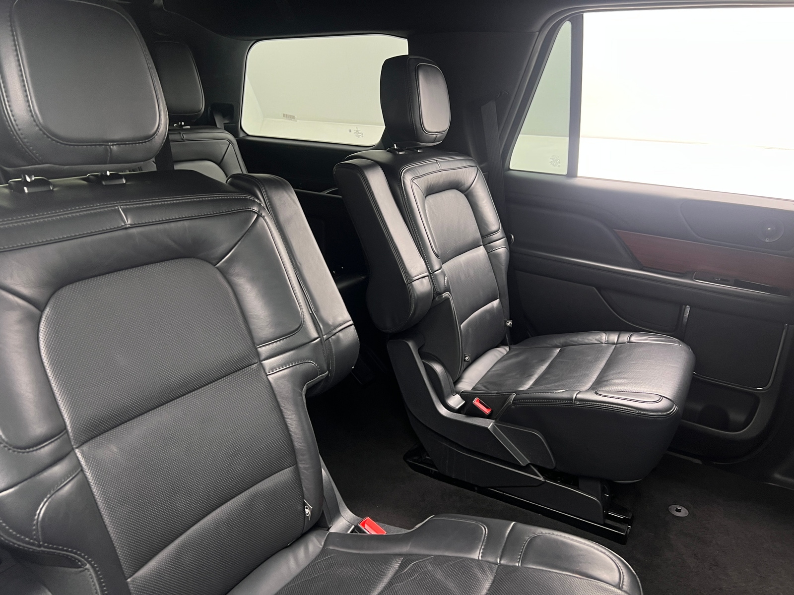 Thumbnail: 2023 Lincoln Navigator - 5