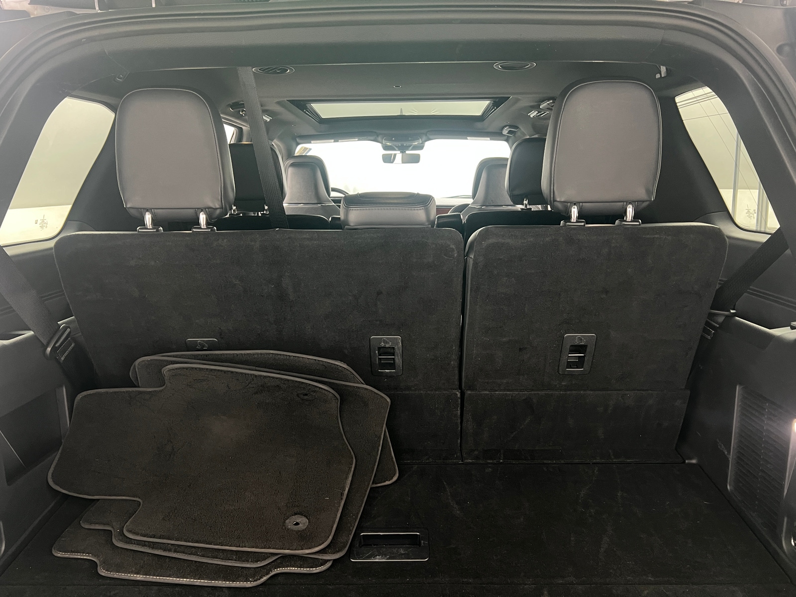 Thumbnail: 2023 Lincoln Navigator - 6