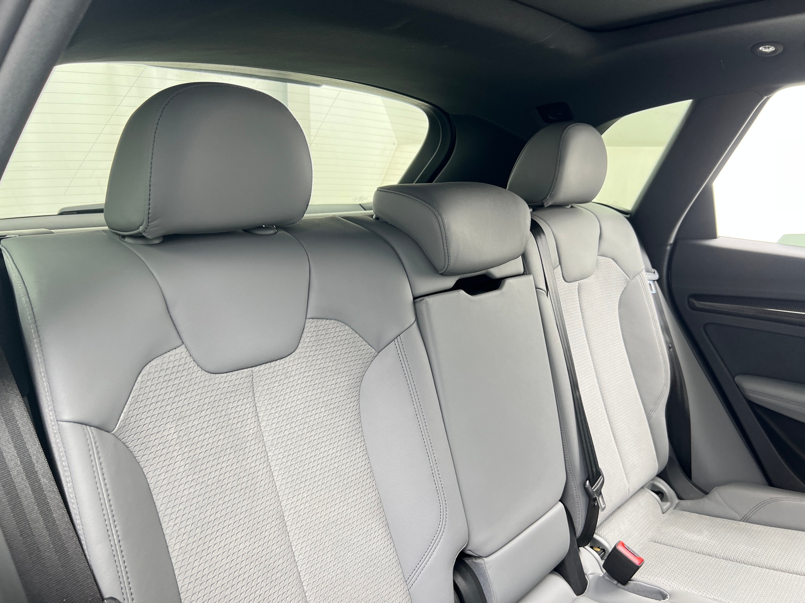 Thumbnail: 2022 Audi SQ5 - 5