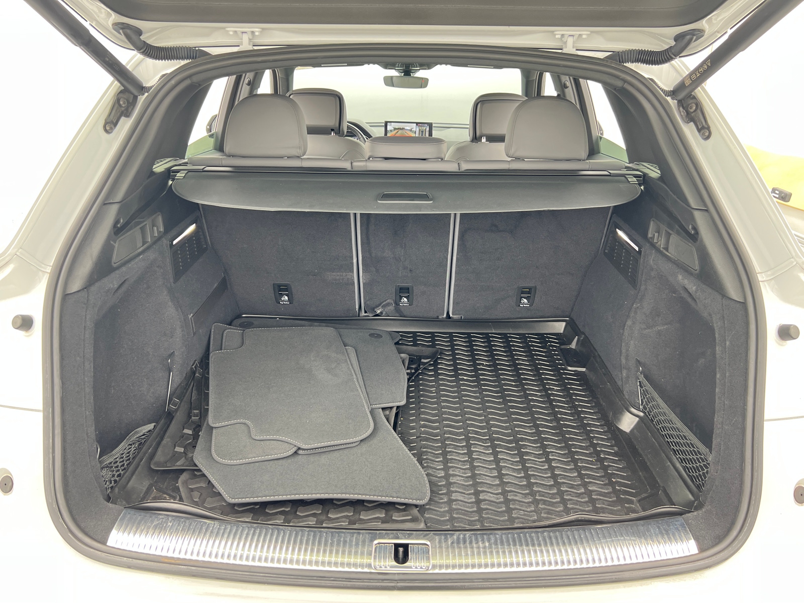 Thumbnail: 2022 Audi SQ5 - 6