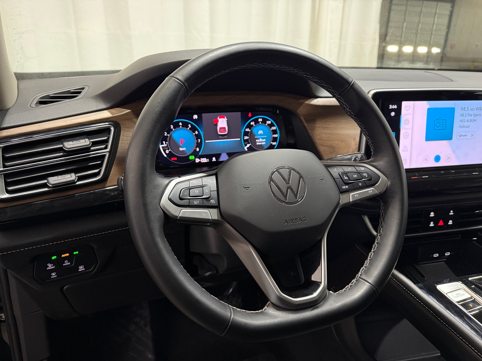 Thumbnail: 2025 Volkswagen Atlas - 4