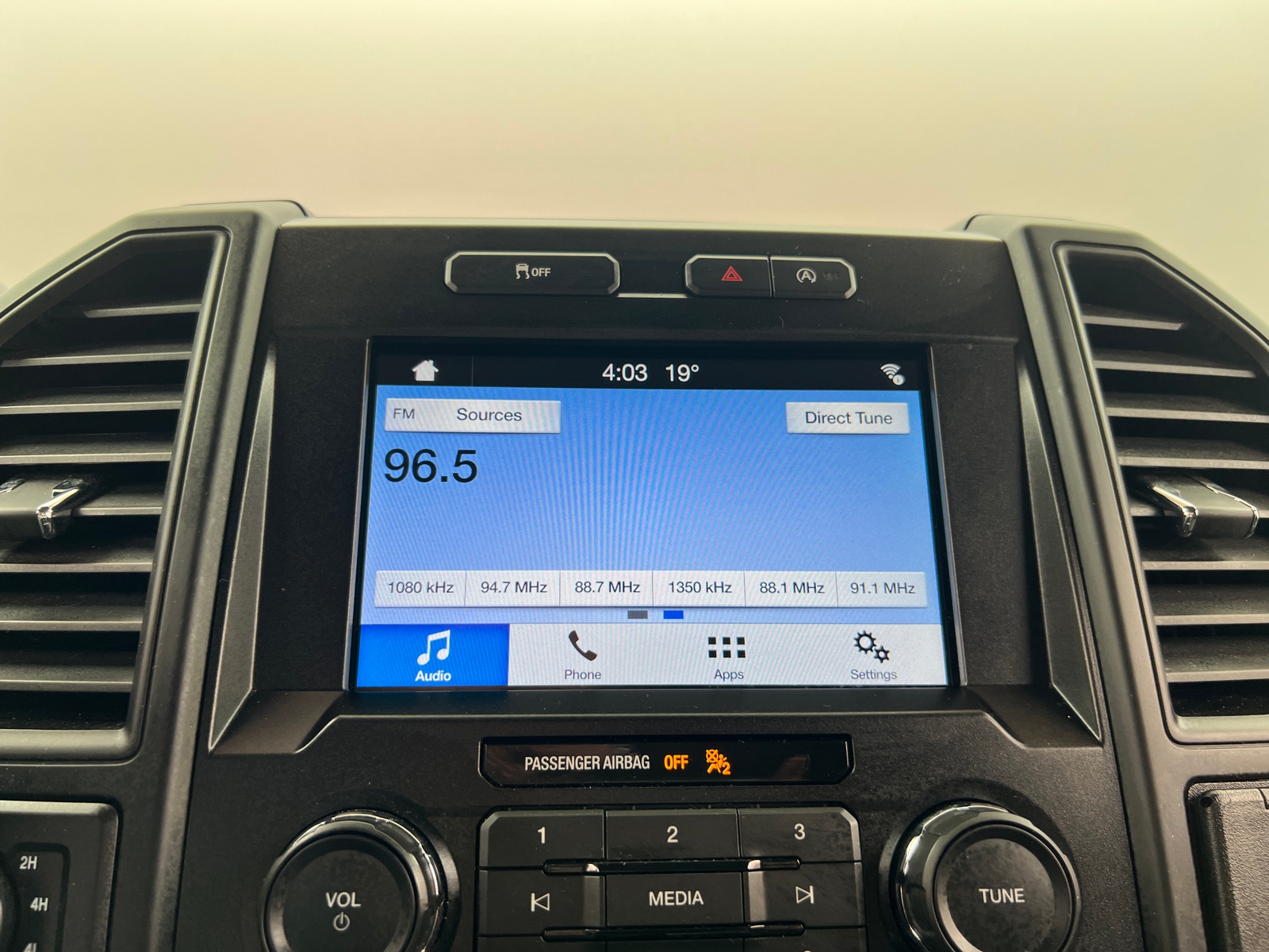 Thumbnail: 2019 Ford Econoline - 4