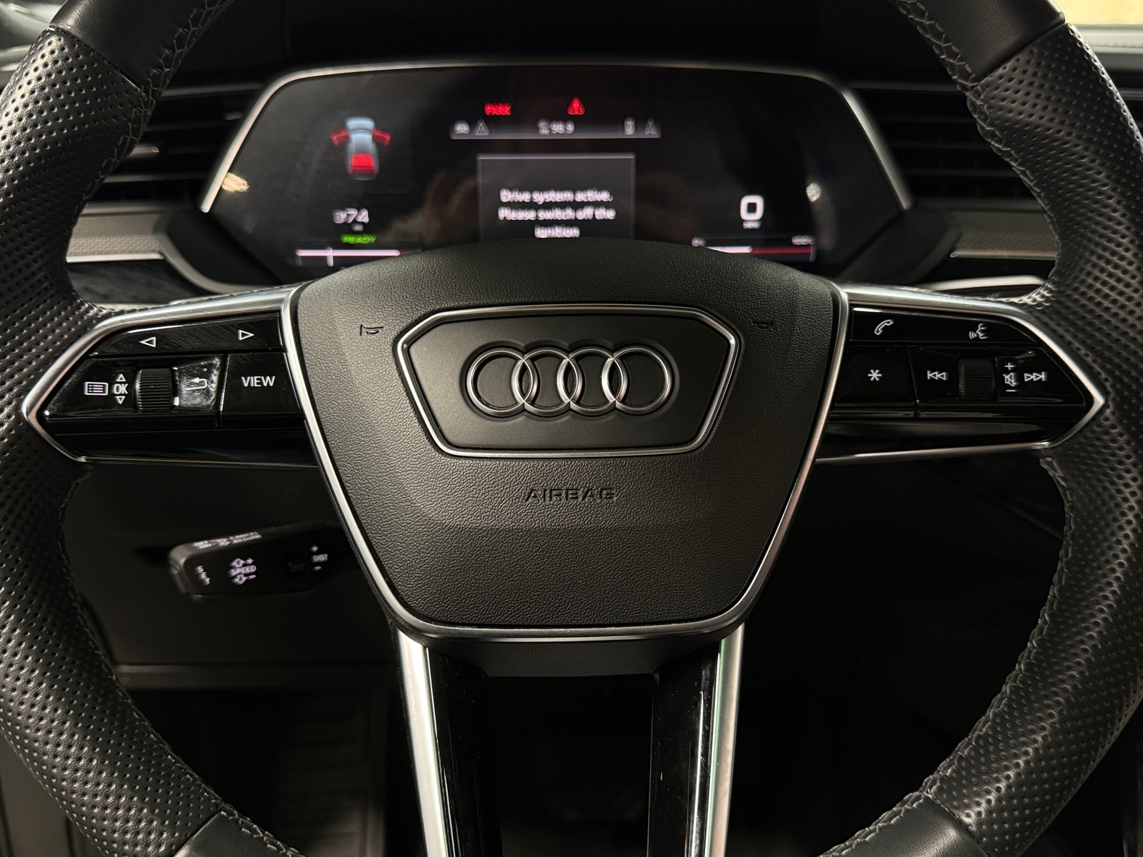 Thumbnail: 2022 Audi e-tron S - 4