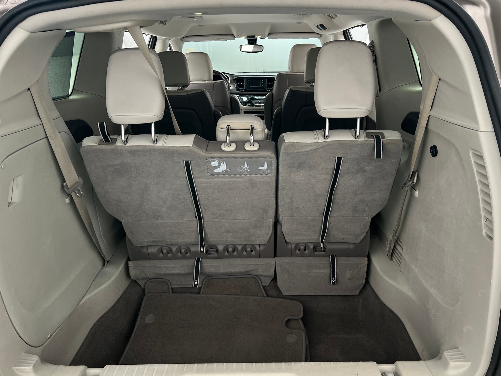 Thumbnail: 2017 Chrysler Pacifica - 6