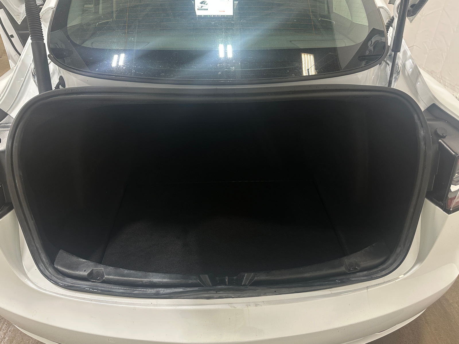 Thumbnail: 2022 Tesla Model 3 - 5