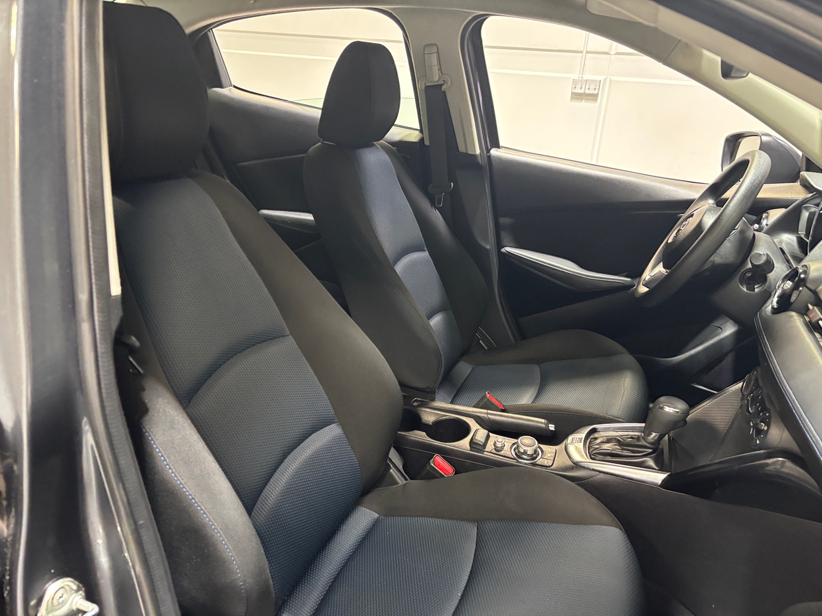 Thumbnail: 2017 Toyota Yaris iA - 2