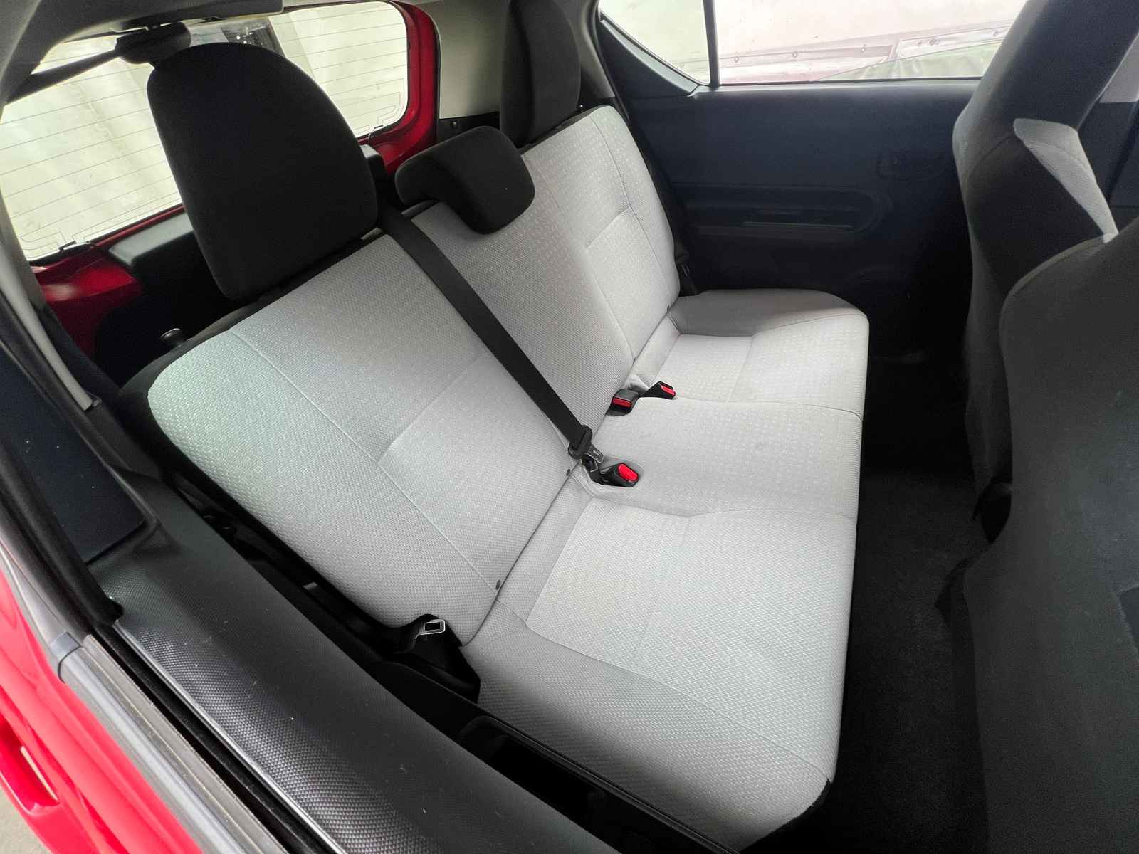 Thumbnail: 2015 Toyota Prius c - 6