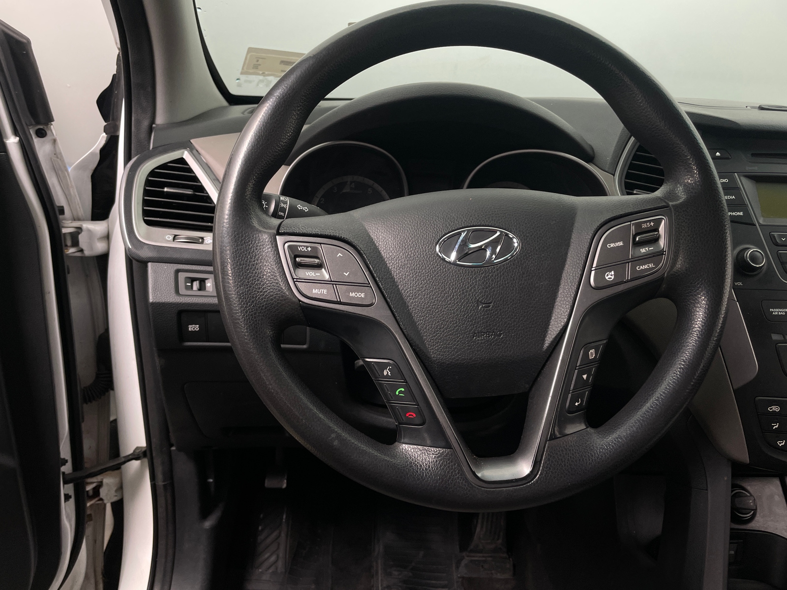 Thumbnail: 2015 Hyundai Santa Fe - 5