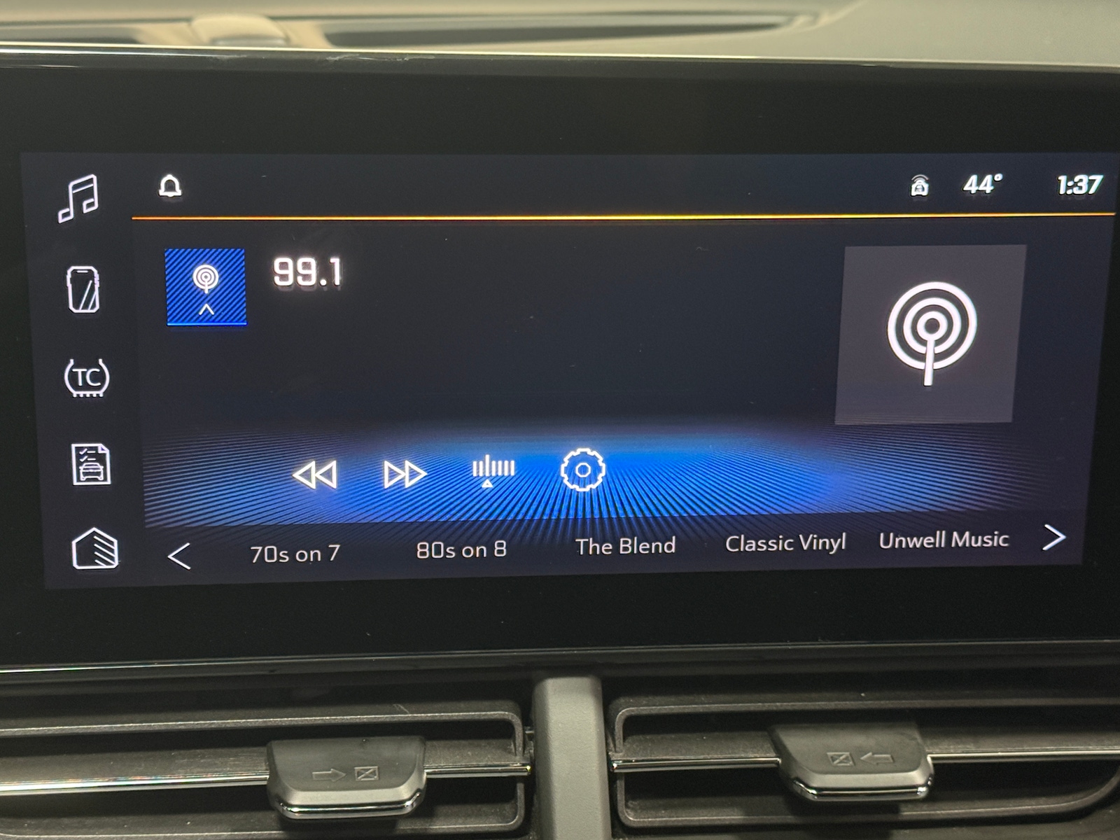 Thumbnail: 2025 Chevrolet Trax - 4