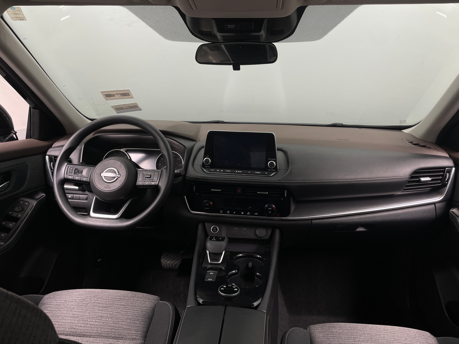 Thumbnail: 2022 Nissan Rogue - 3