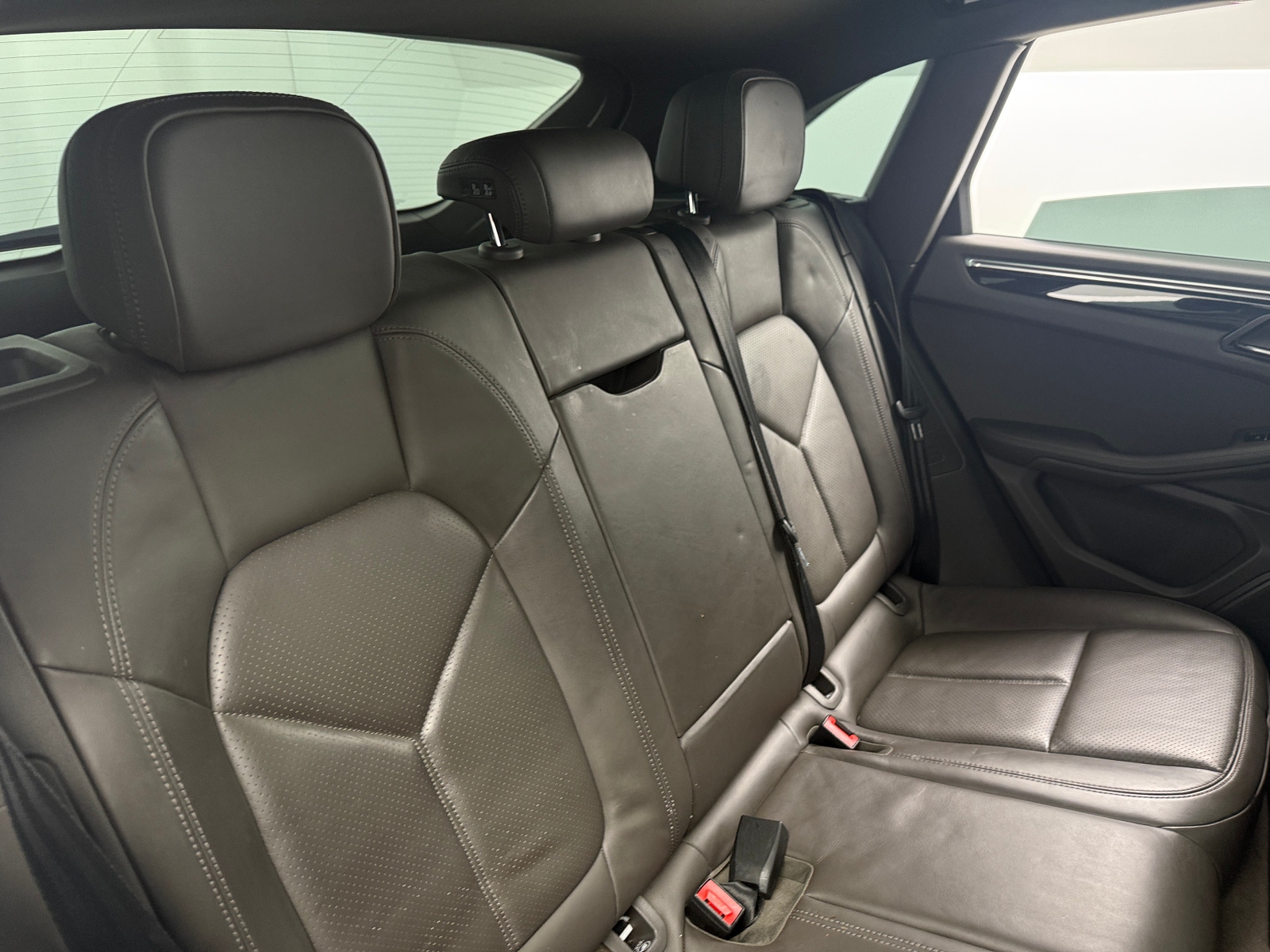 Thumbnail: 2016 Porsche Macan - 6