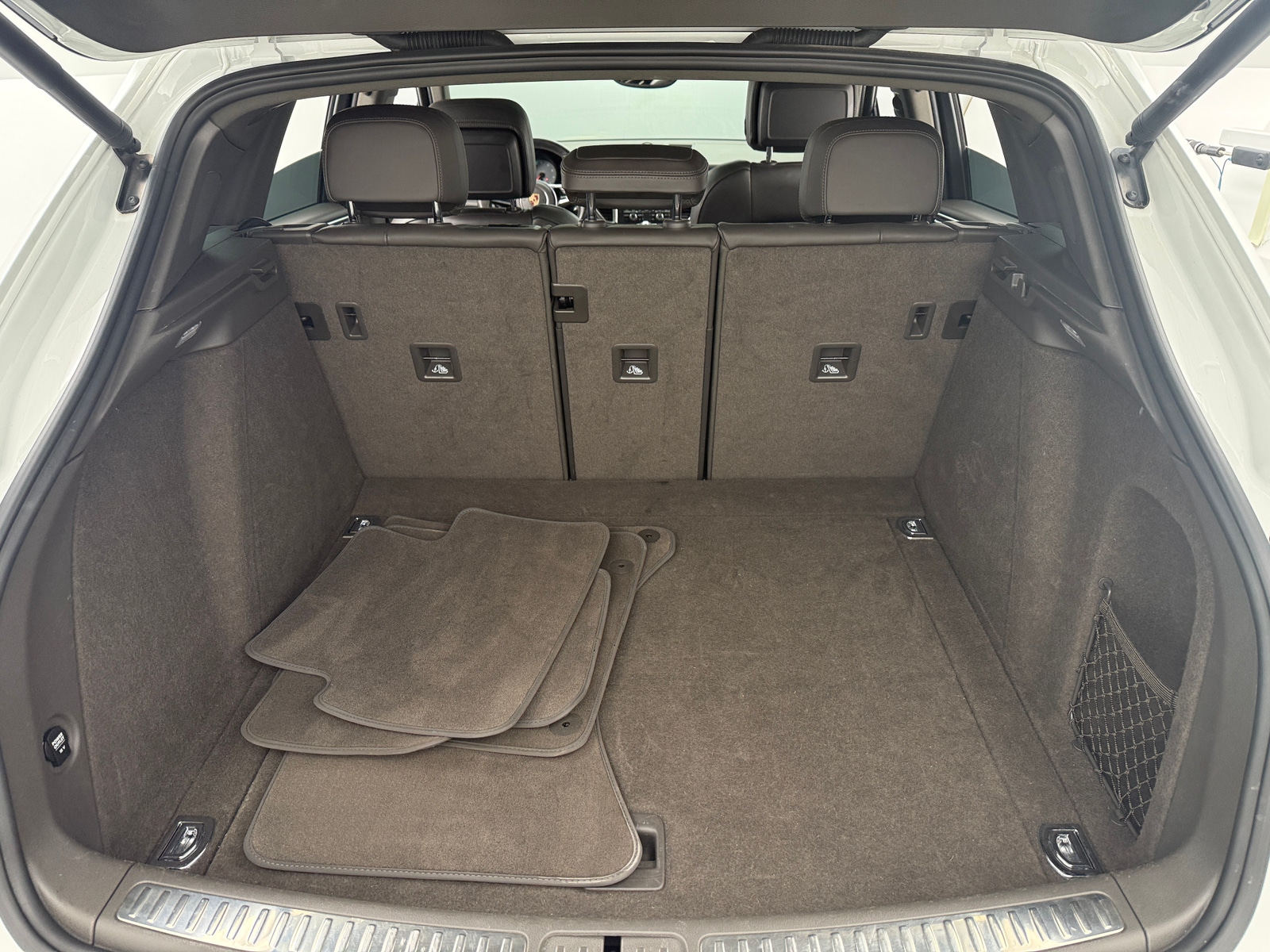 Thumbnail: 2016 Porsche Macan - 7