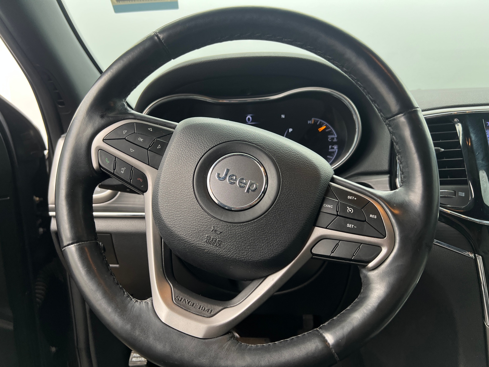 Thumbnail: 2020 Jeep Grand Cherokee - 4