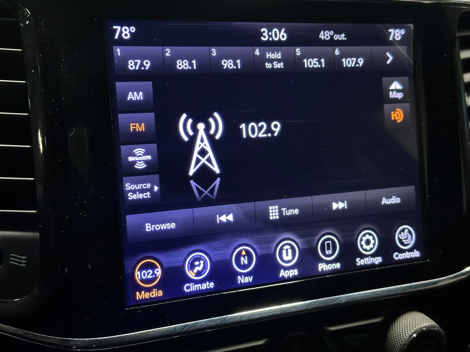 Thumbnail: 2020 Jeep Grand Cherokee - 3