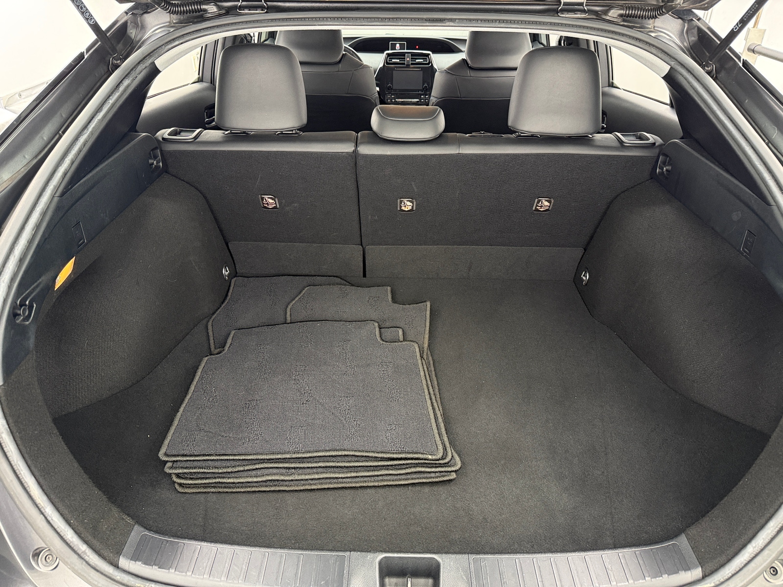 Thumbnail: 2017 Toyota Prius - 7