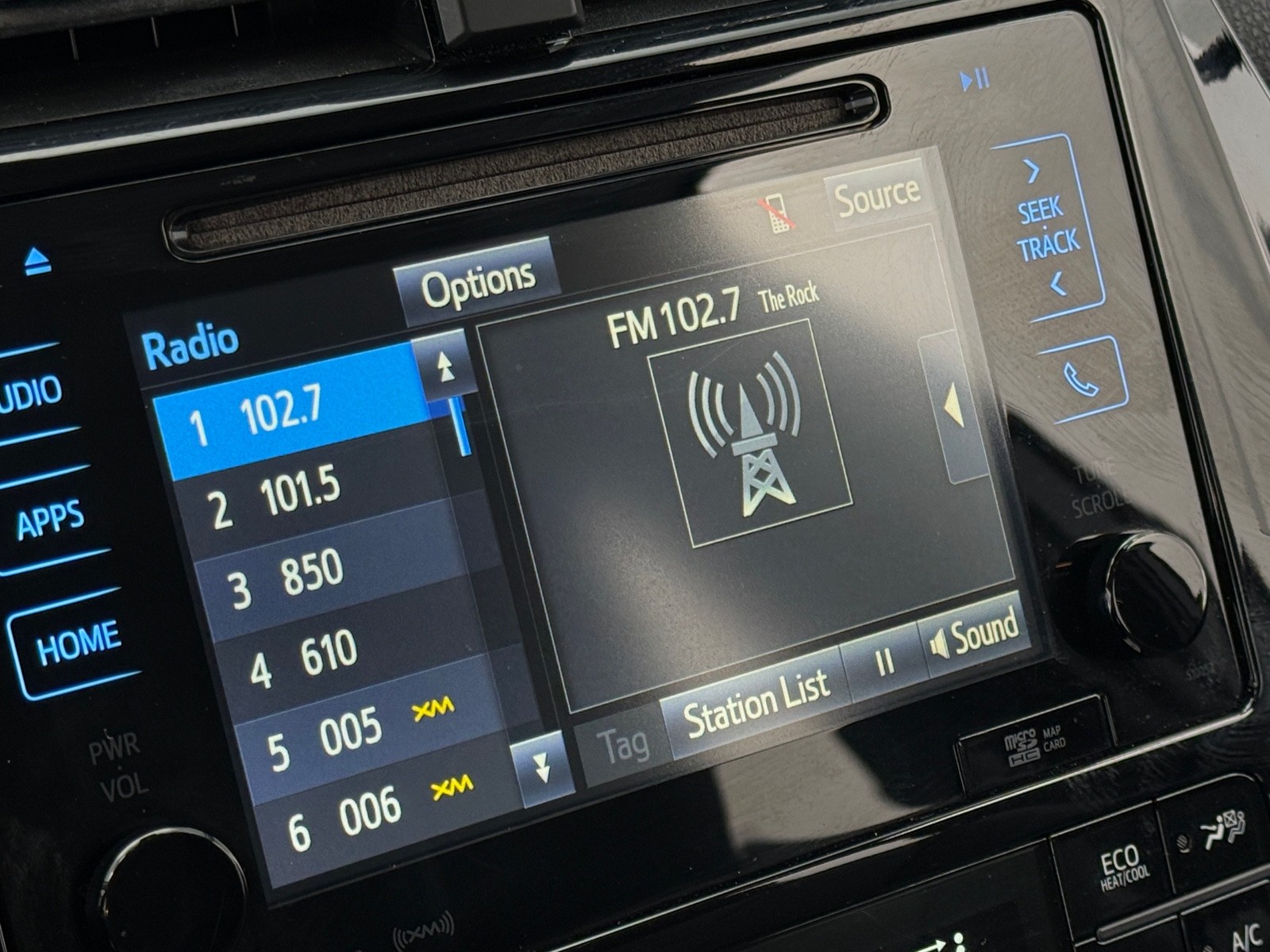 Thumbnail: 2017 Toyota Prius - 4